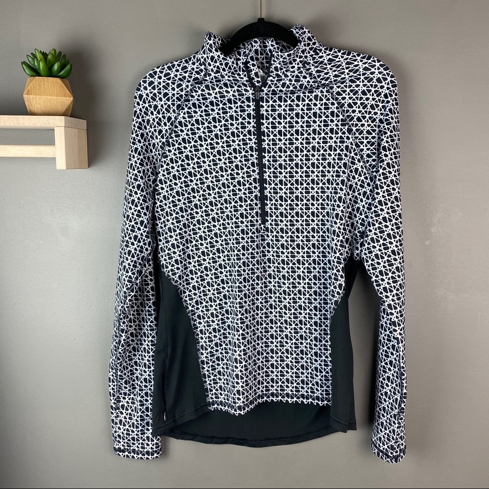 Champion‎ black and white half zip jacket size med